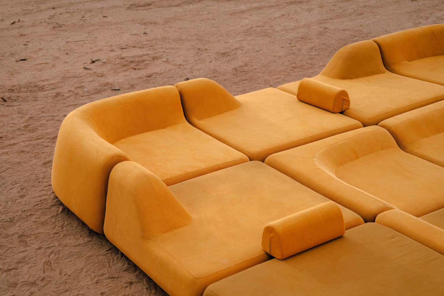 design-space-alula_alula-design-residency_unguessed-kinships_haus-dari-by-hall-haus_alula-2024-lorenzo-arrigoni_5_couv.jpg