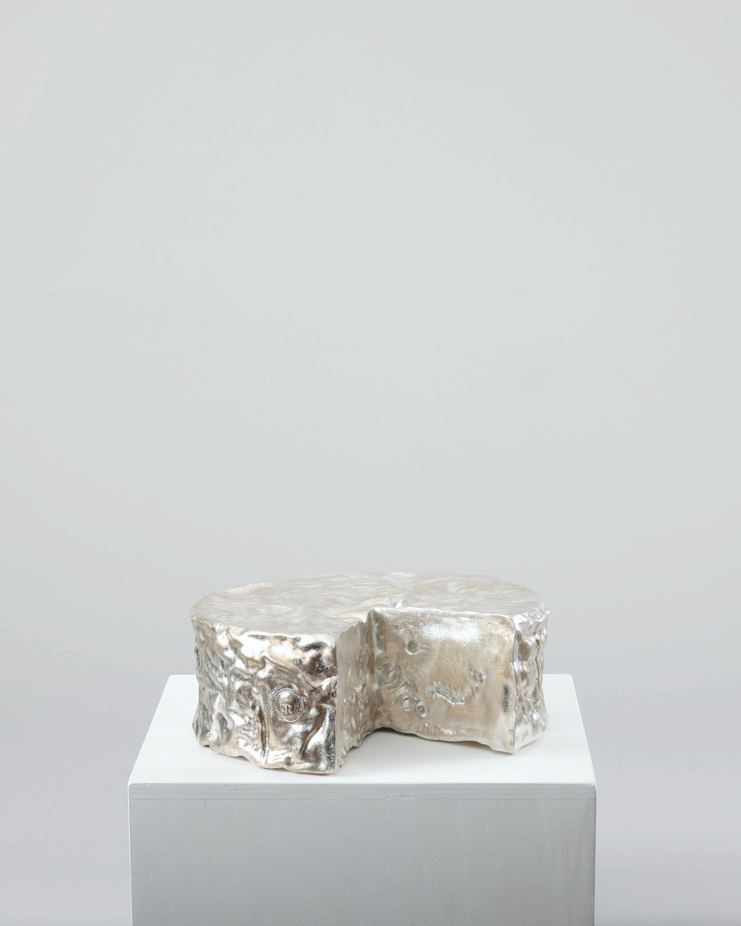 camembert_stele-2.png