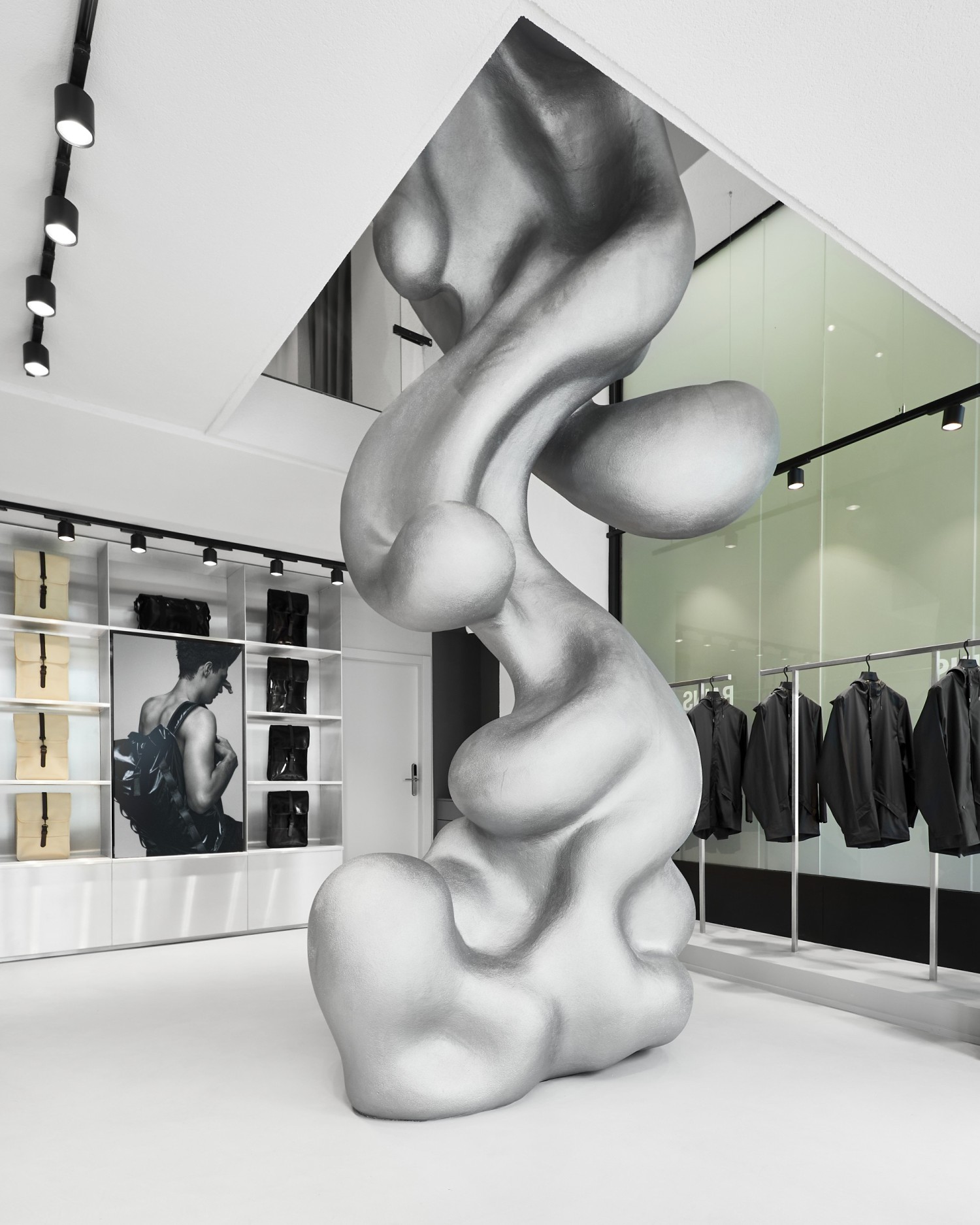 rains_store_milano_64.jpg