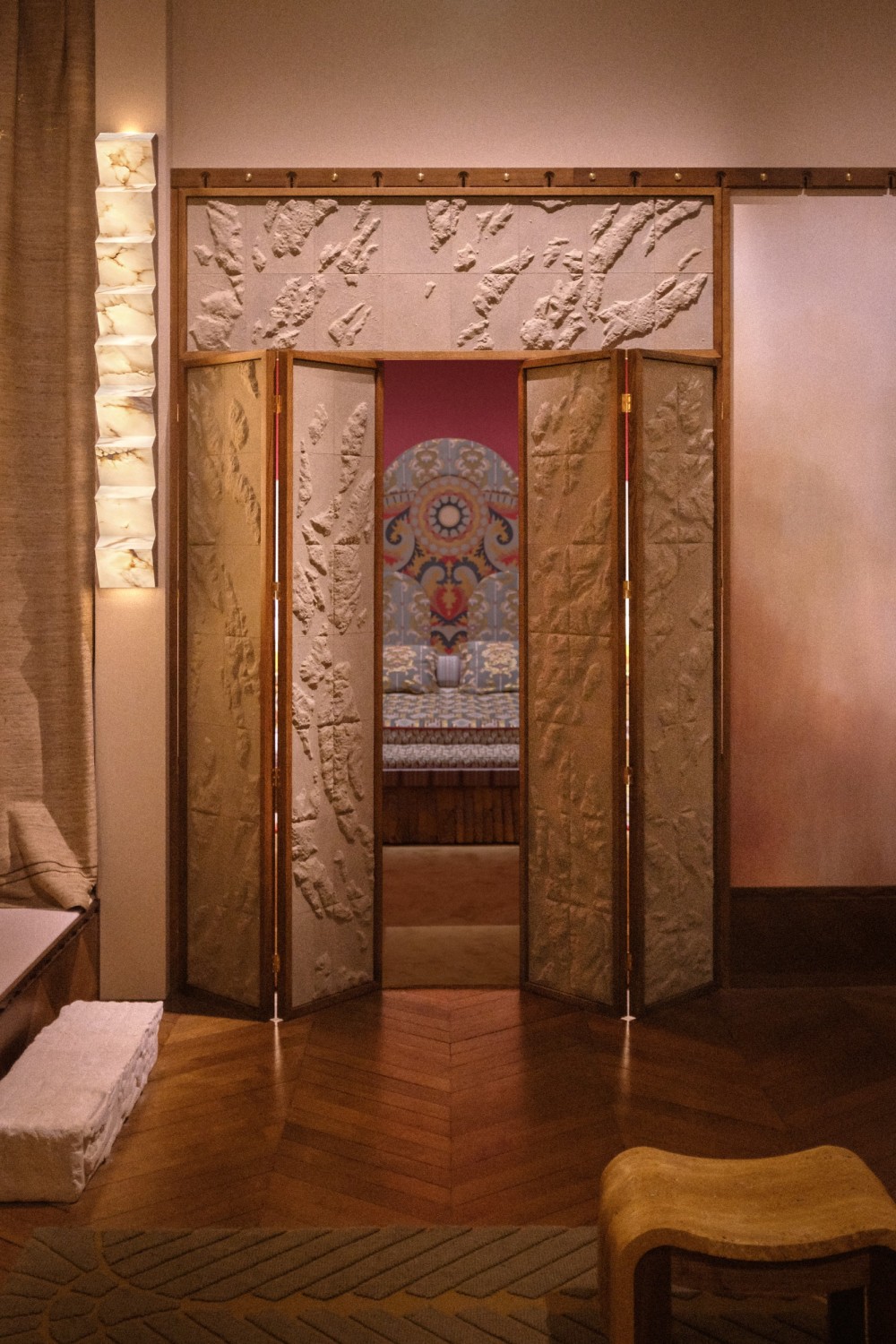 4_paravent-oud-architecture-en-collaboration-avec-bertrand-fompeyrine-les-nouveaux-ensemblier-mobilier-national-2025-c-photo-bcd.jpg