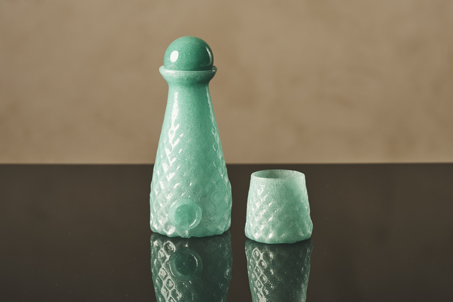 1.lulu-harrison-thames-glass-carafe-pour-here-design-c-lulu-harrison.jpg