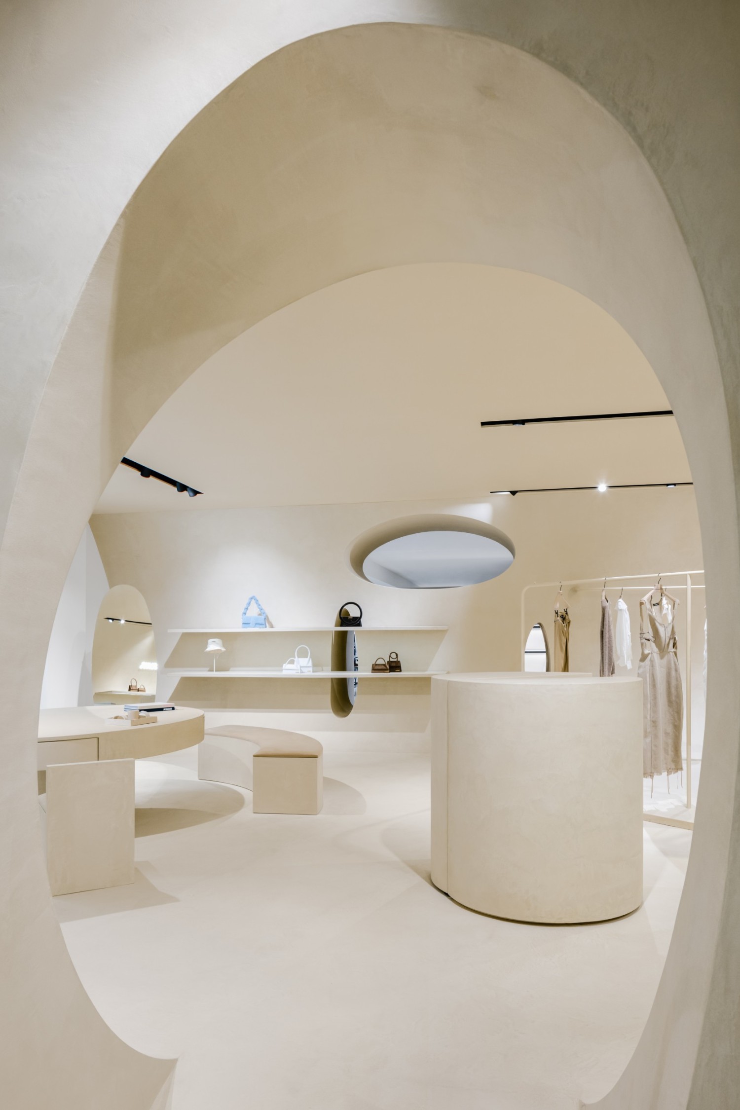 04.-jacquemus-shop-in-shop-harvey-nichols.-photo-by-benoit-florencon-courtesy-of-amo.jpg